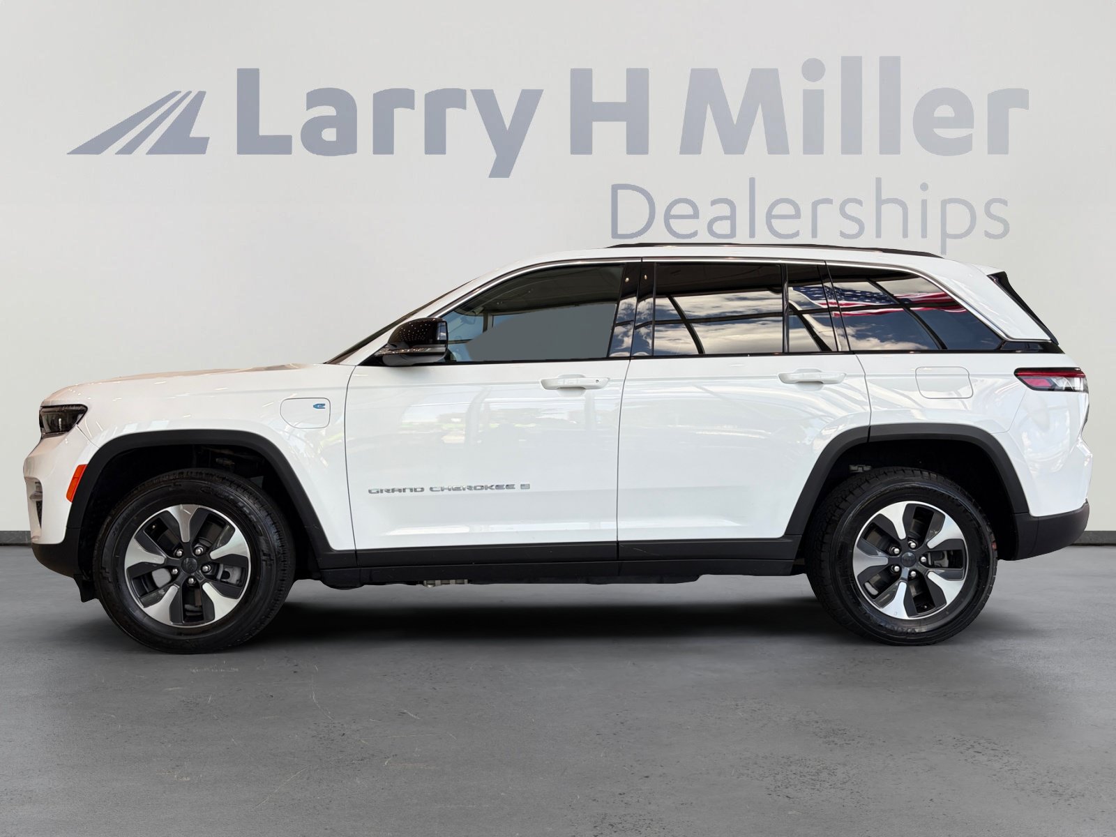 jeep grand cherokee 2024 1C4RJYB64R8959145 image jeep grand cherokee 2024 1C4RJYB64R8959145 image